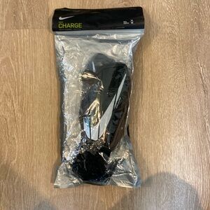 Youth shin guards. Size M.